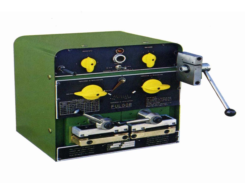 Band Saw Welder for Sale in Uganda. Industrial Wood Machinery Uganda. Quality Wood Machinery/Woodworking Equipment And Lumber/Wood Tools, Solid Wood Processing Machines, Timber Machinery, Carpentry Machinery, Wood Furniture Making Machinery Stores/Shops Uganda. Leading Wood Machinery Companies, Suppliers, Importers, Distributors, Assemblers and Installers of Wood Machinery/Carpentry Equipment In Kampala Uganda, East Africa: Kigali-Rwanda, Nairobi-Mombasa-Kenya, Juba-South Sudan, DRC-Congo, Tanzania, Ethiopia. machineryug.com
